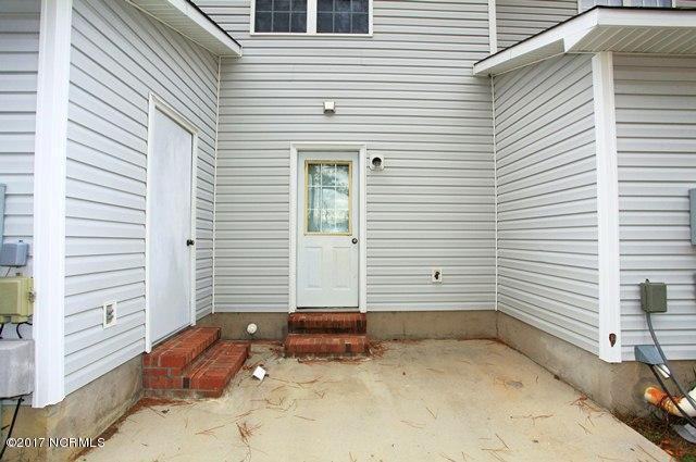 208 Meadowbrook Lane - Photo 2 of 6