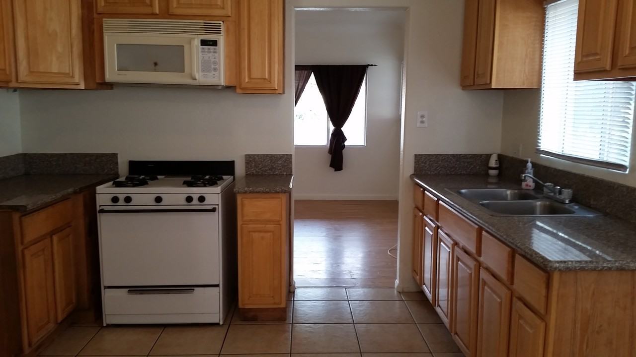 1487 W 9th St - Photo 2 of 8