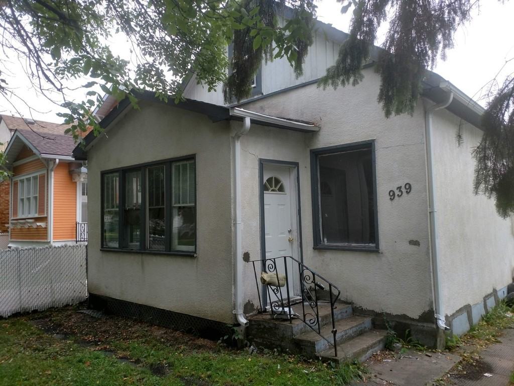939 Alfred Avenue Apartments 939 Alfred Ave, Winnipeg, MB R2X 0V1