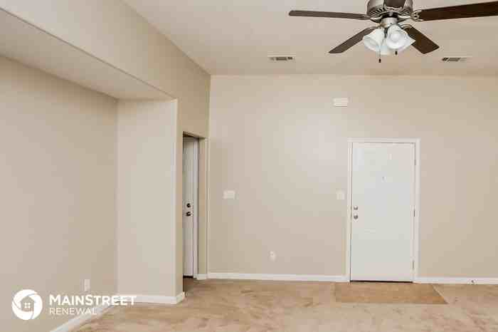 10632 Lafayette Dr - Photo 3 of 16