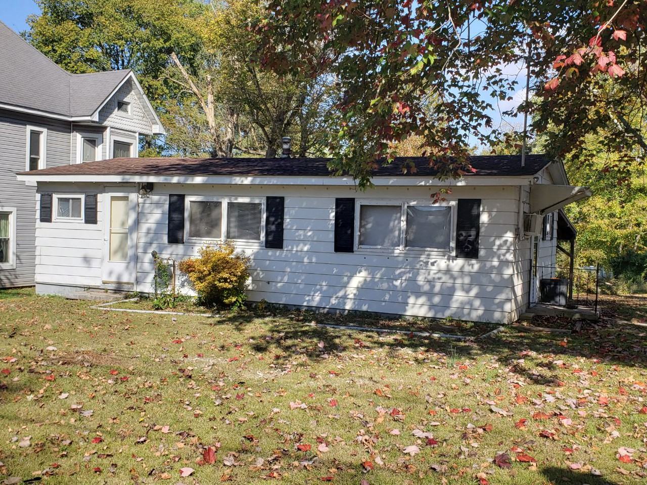 401 W Market St - Photo 2 of 9