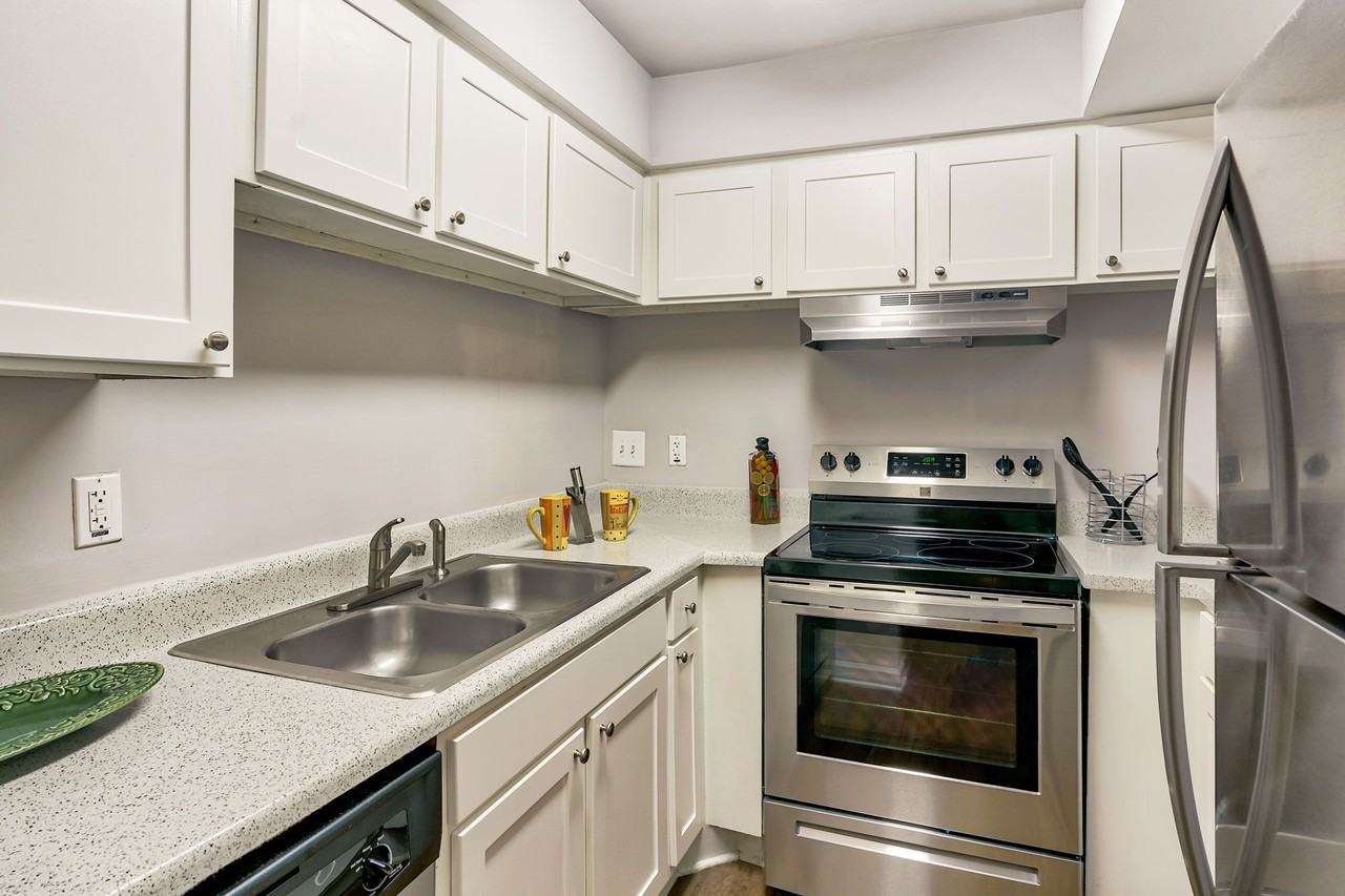 Woodberry Apartments - Photo 2 of 21