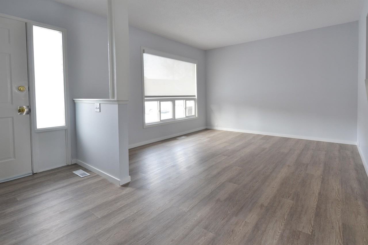 547 Knottwood Rd. NW - Photo 2 of 10