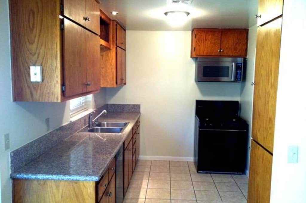 1456 Eucalyptus Dr - Photo 3 of 12