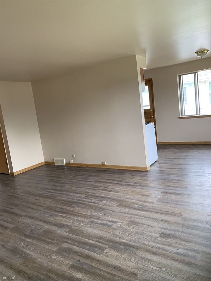 5642 S Marilyn St - Photo 3 of 8