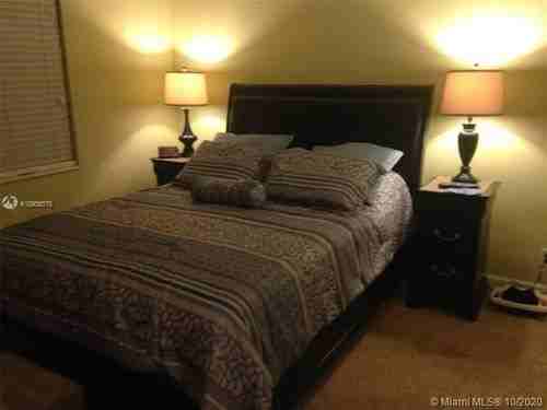 163 West Ct - Photo 3 of 8