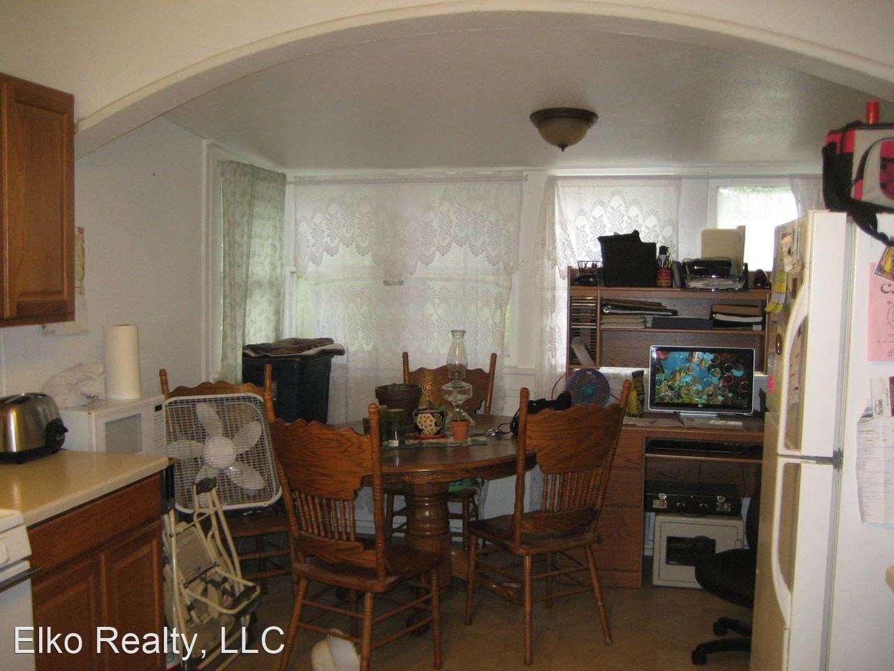 819 Hamilton St - Photo 3 of 7