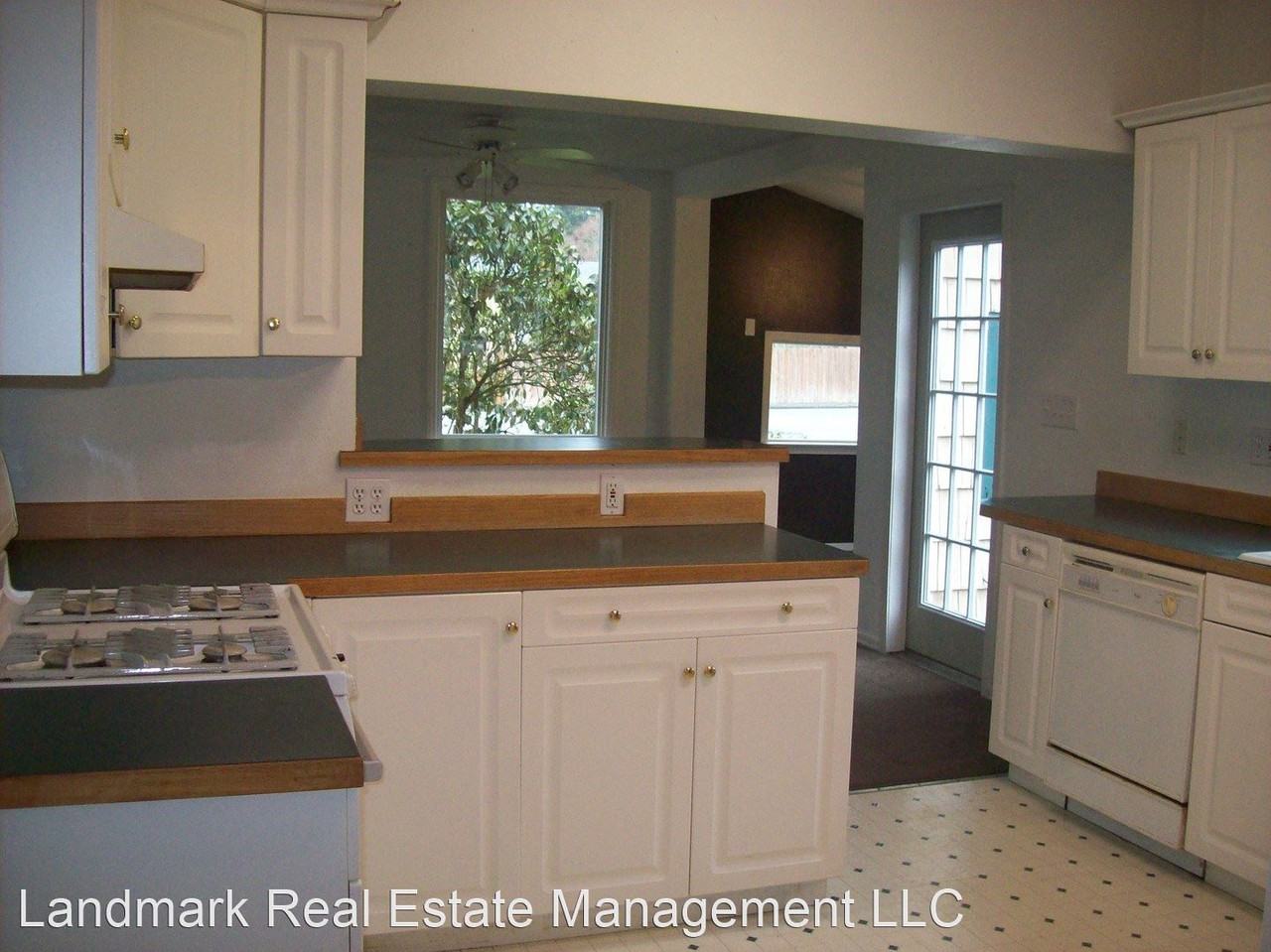 3522 Lakeway Dr - Photo 3 of 12