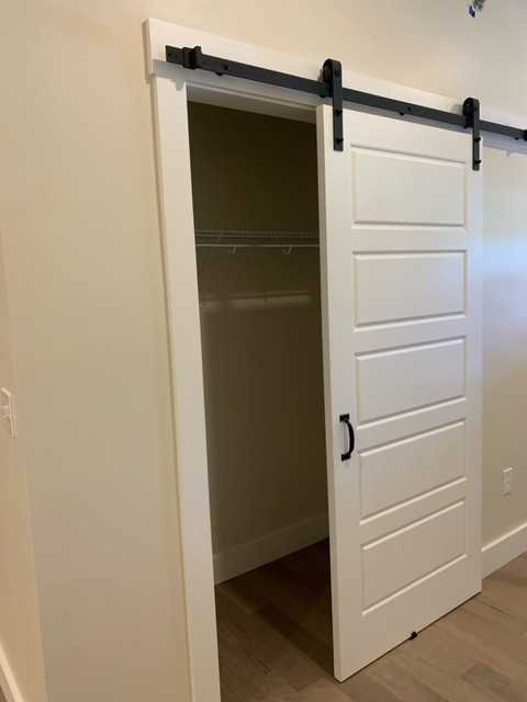 12088 Winfield Rd - Photo 3 of 21