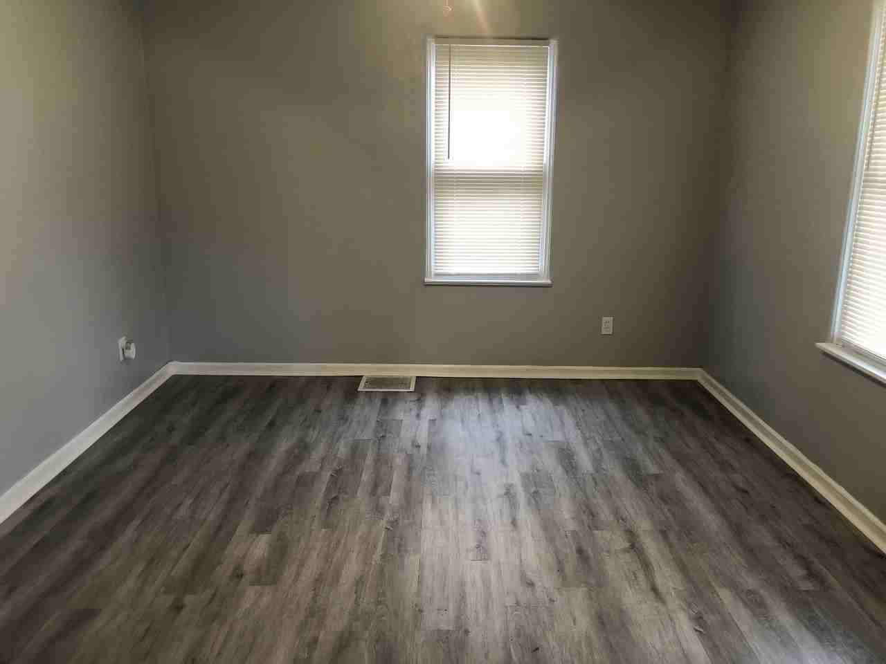 2251 Wengler Ave - Photo 3 of 12
