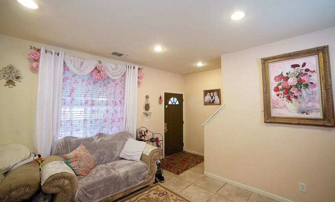 2399 American Ave - Photo 2 of 5