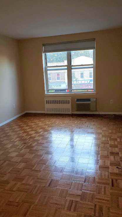 4430 Douglaston Pkwy - Photo 2 of 9