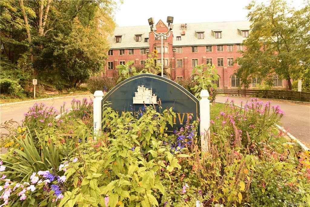 101 Chateau Rive - Photo 2 of 29