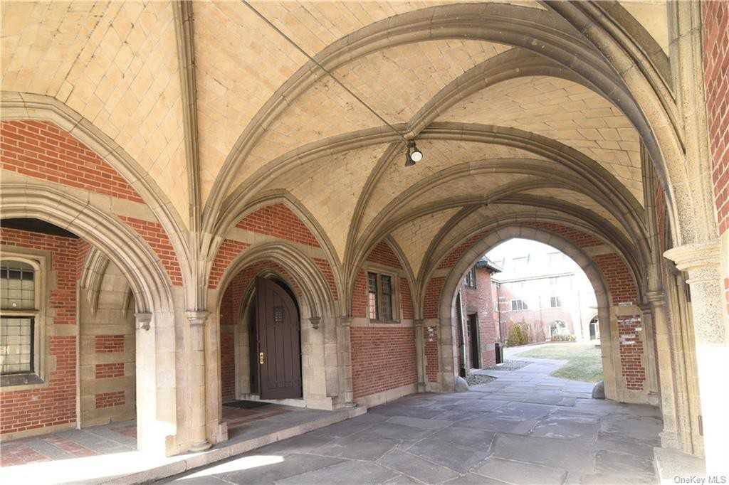 101 Chateau Rive - Photo 3 of 29