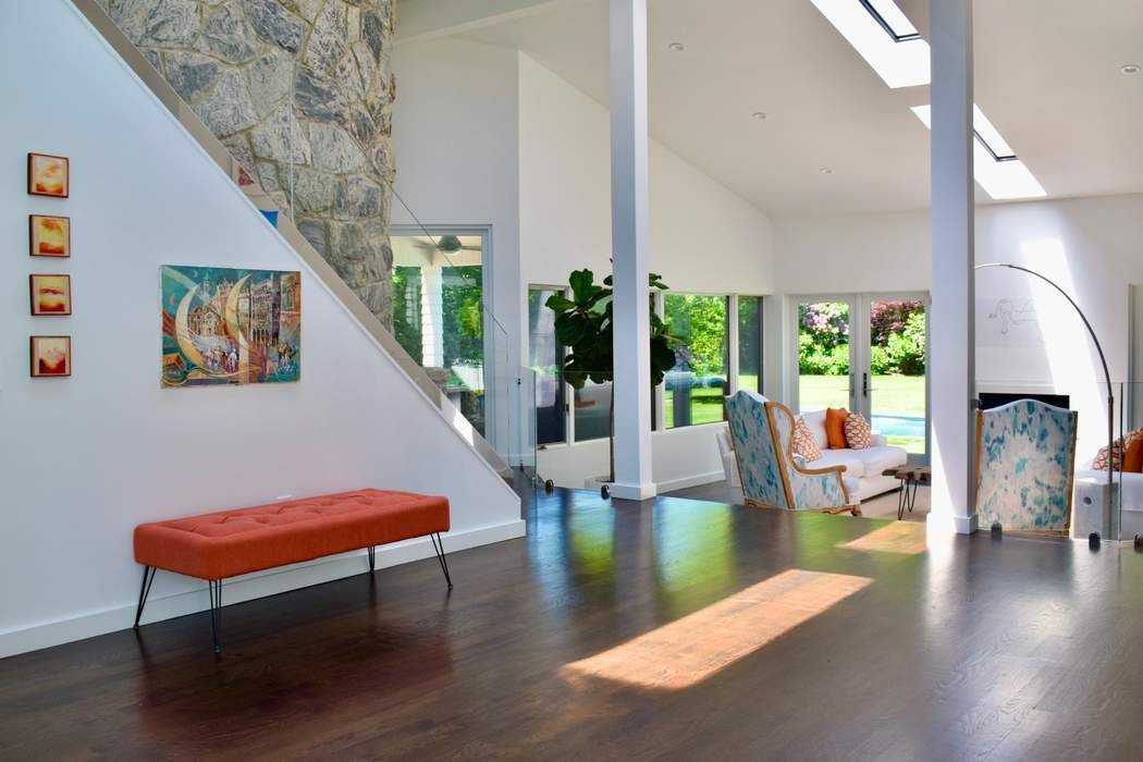 11 Georgica Rd - Photo 3 of 26