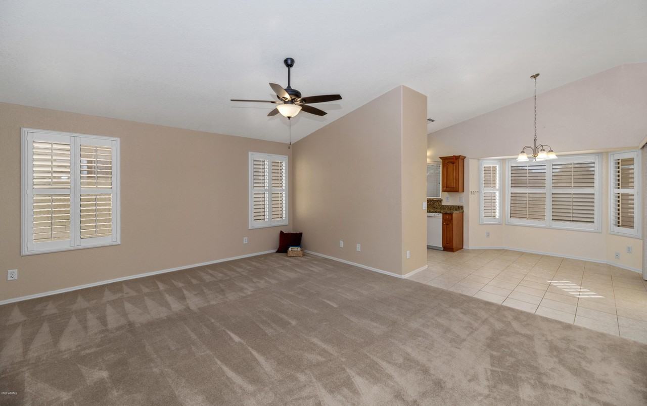 10757 W Beaubien Dr - Photo 3 of 30