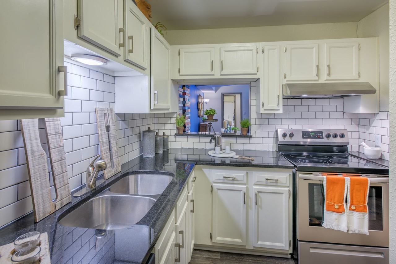 Flats on 7th Apartments - Photo 7 of 69