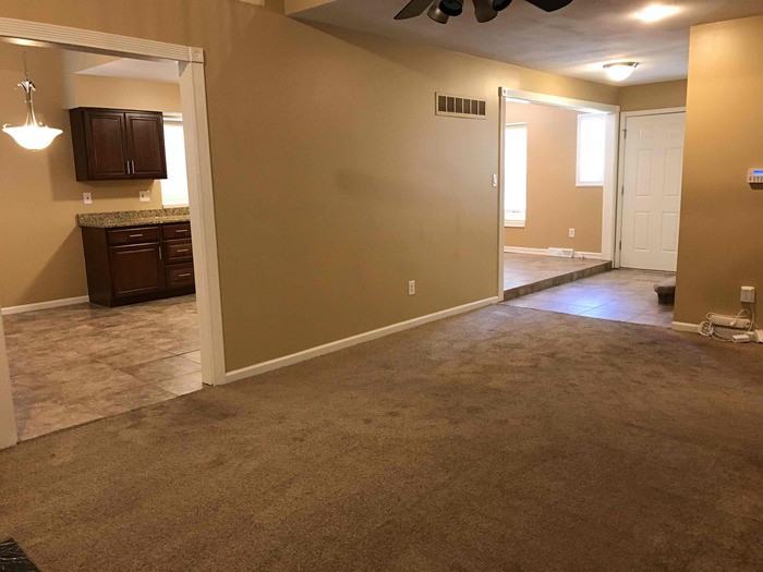 1105 Nw Oakridge Dr - Photo 3 of 24