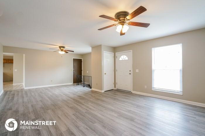 2825 Dividend Park Dr - Photo 2 of 17