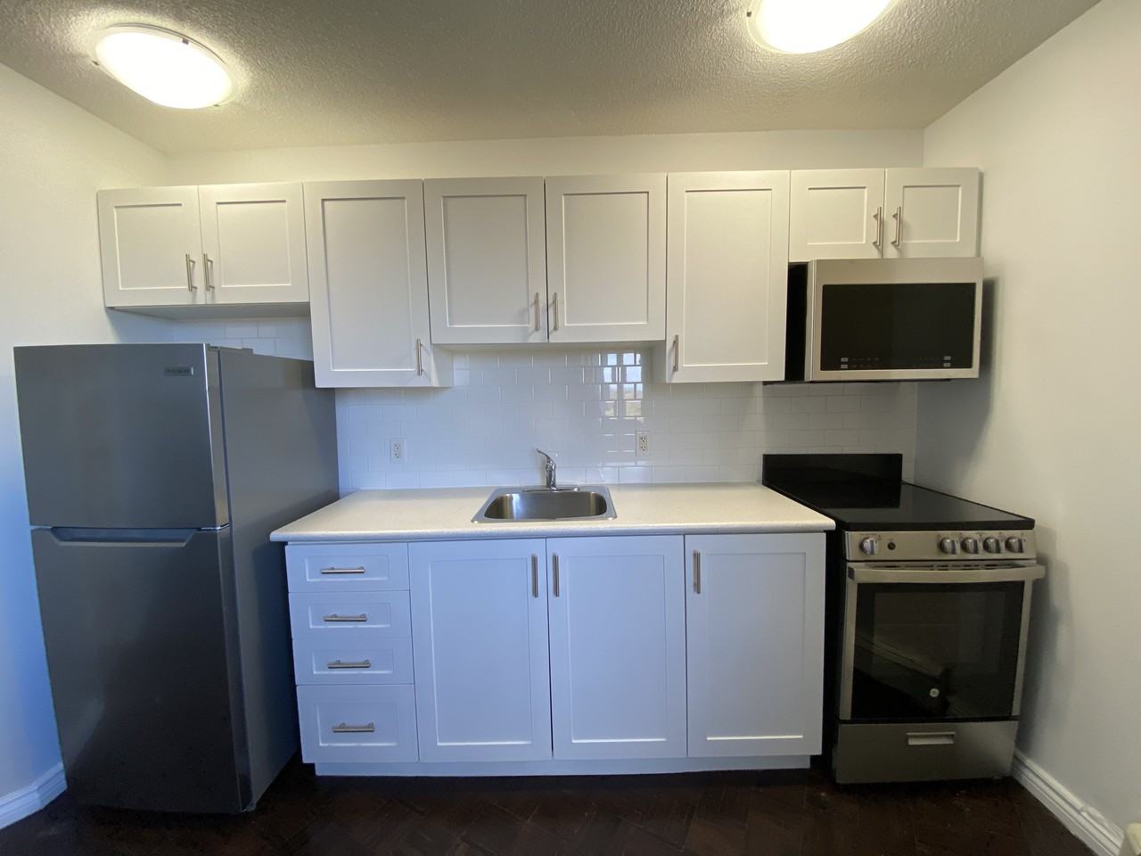 614 Lake Street #900