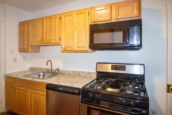 819 20th St Ne - Photo 2 of 37