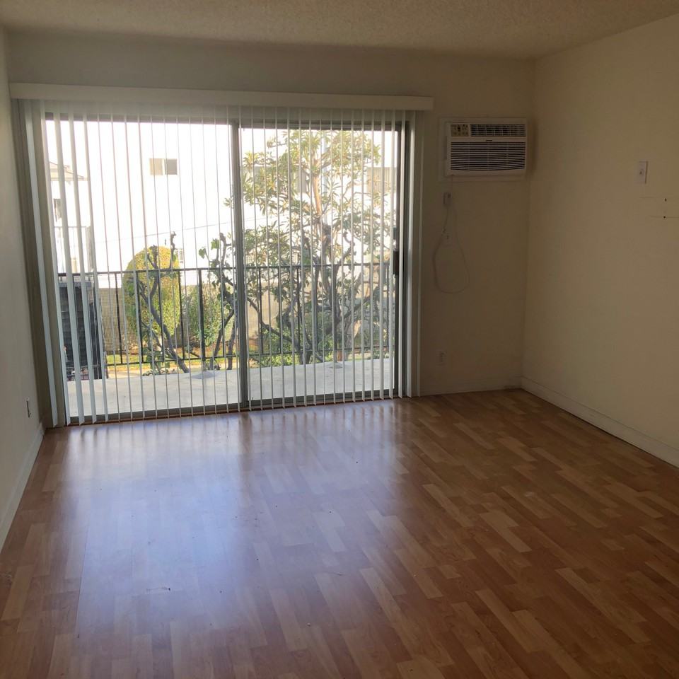 440 N Hayworth Ave, 1br/1bt $1850 - Photo 3 of 15