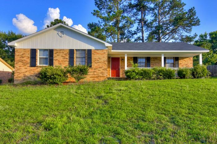 2910 Celeste Dr - Photo 2 of 4