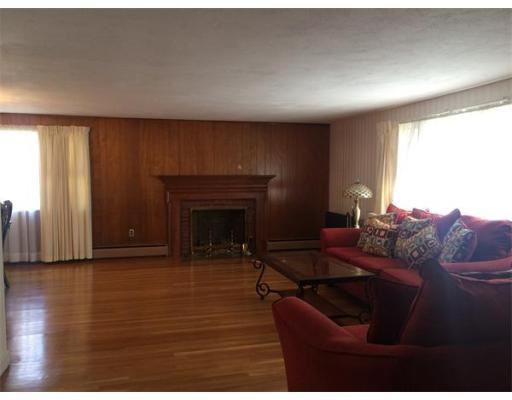 4 Nassau Dr - Photo 3 of 16