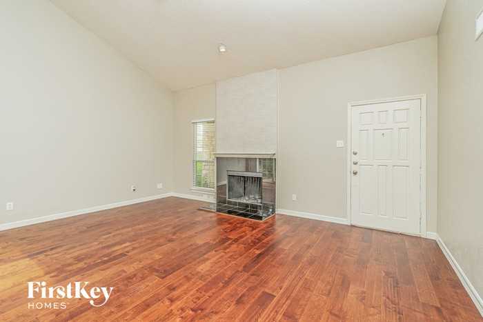 2014 Greencove Dr - Photo 2 of 15