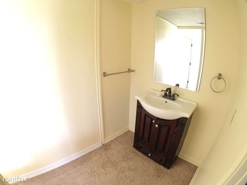 2900 2900 Ashley Dr 103 - Photo 2 of 12