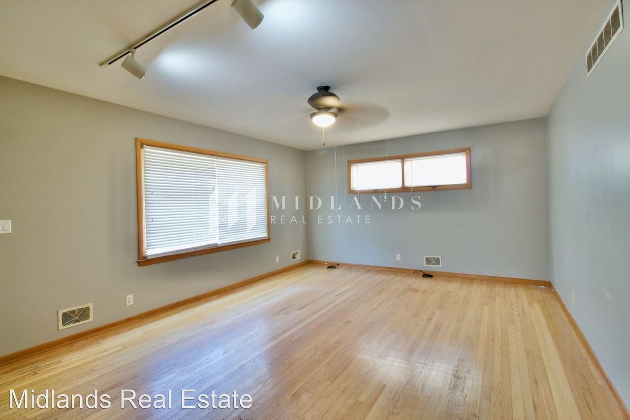 2325 Ridgewood Ave - Photo 2 of 12