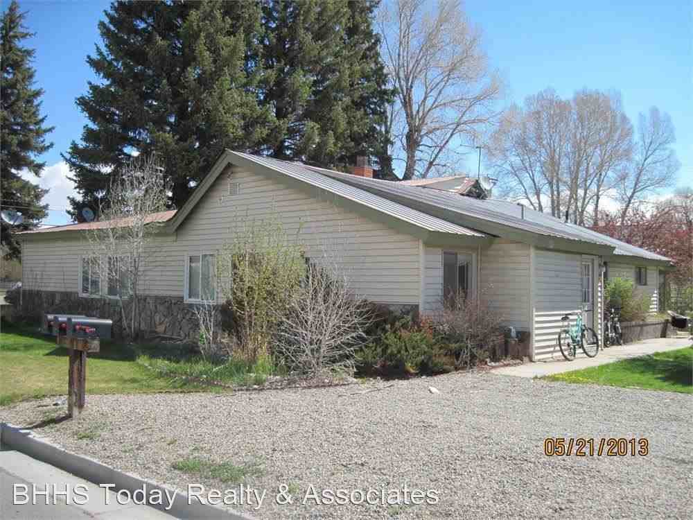 202 S 11th - Photo 2 of 11