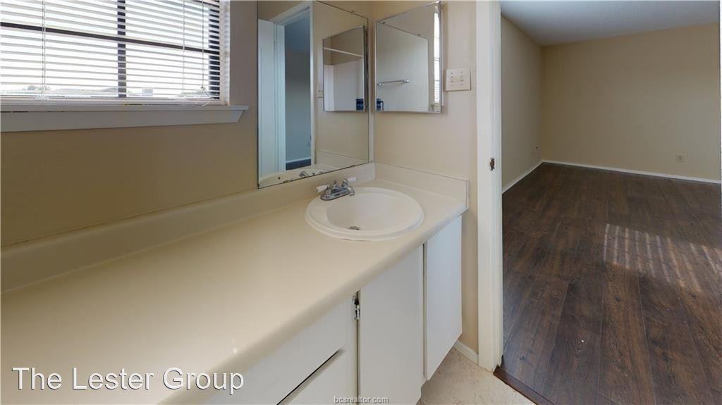 1112 Autumn Circle - Photo 2 of 13