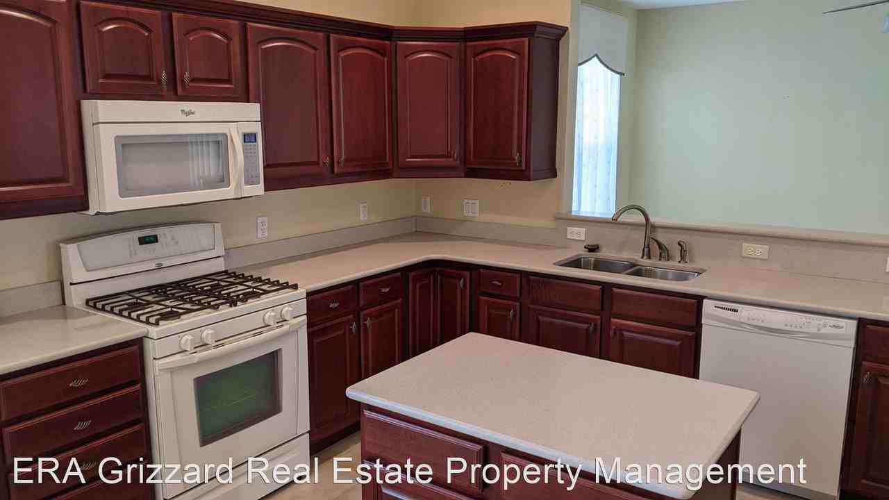 4724 Heritage Trl - Photo 3 of 19