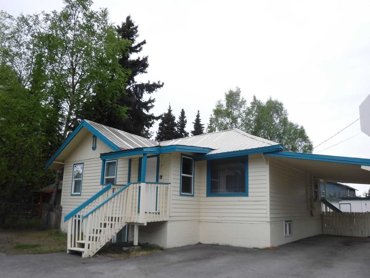 3200 Lois Dr - Photo 2 of 13