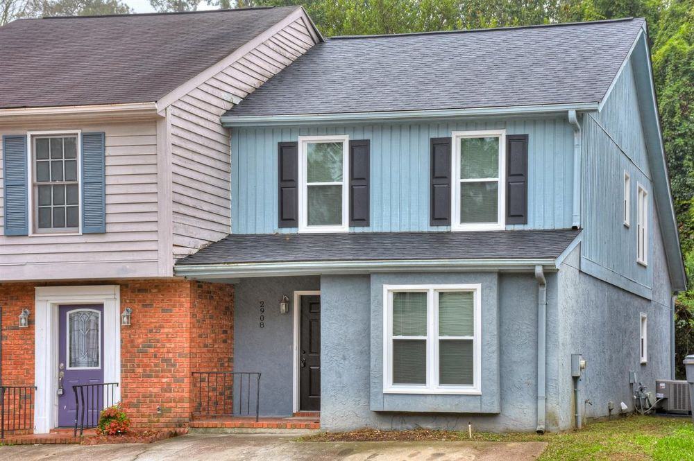 2908 2908 Norgate Drive - 1 - Photo 2 of 20