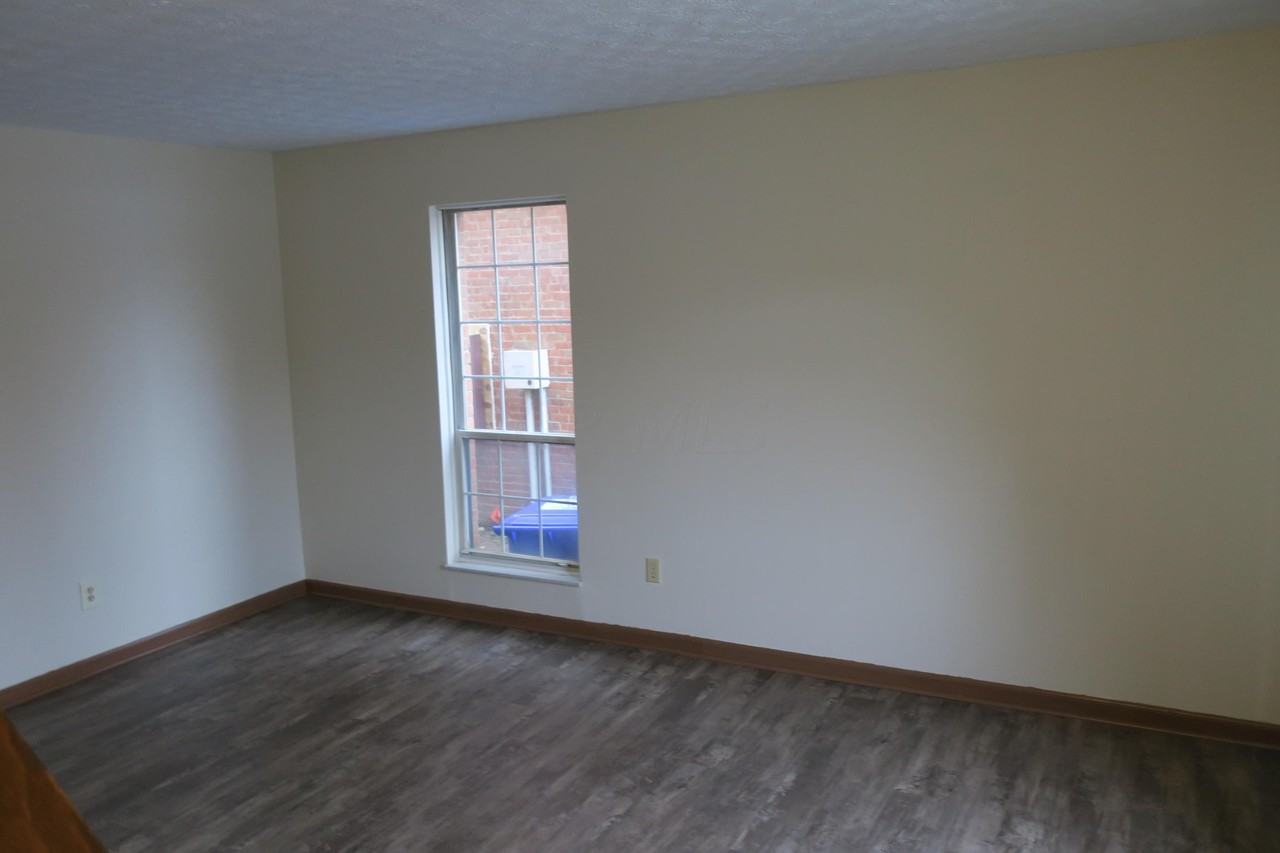 1320 Palmer House Ct - Photo 3 of 15