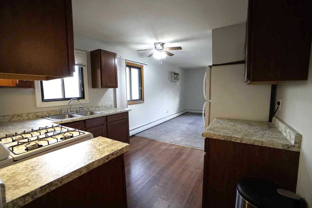 Minnehaha Apartments - Photo 3 of 30