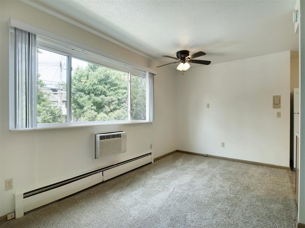 Northeast Villas - Photo 4 of 11