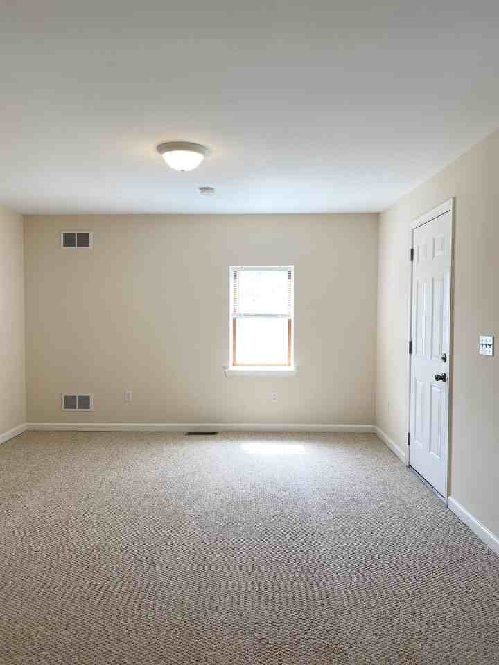 318 Ziegler Ave - Photo 3 of 9