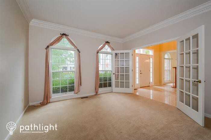 872 Castle Pines Dr - Photo 3 of 16