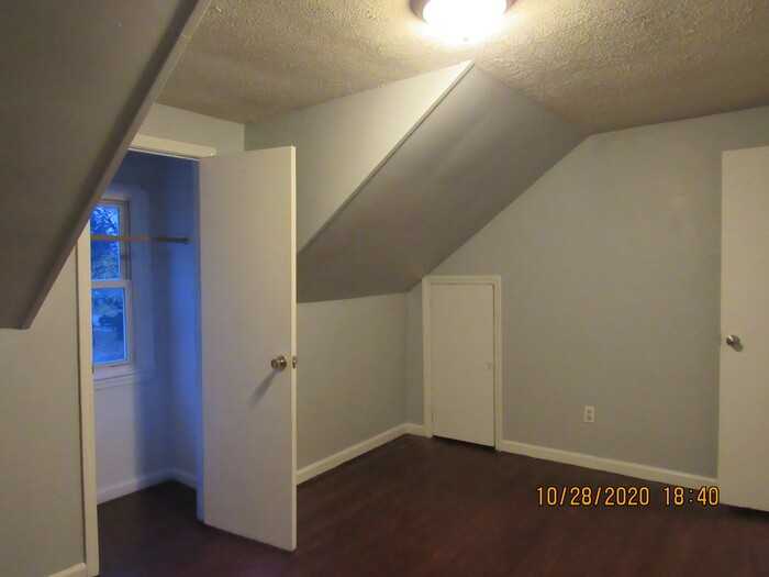 670 Cleveland St - Photo 3 of 15