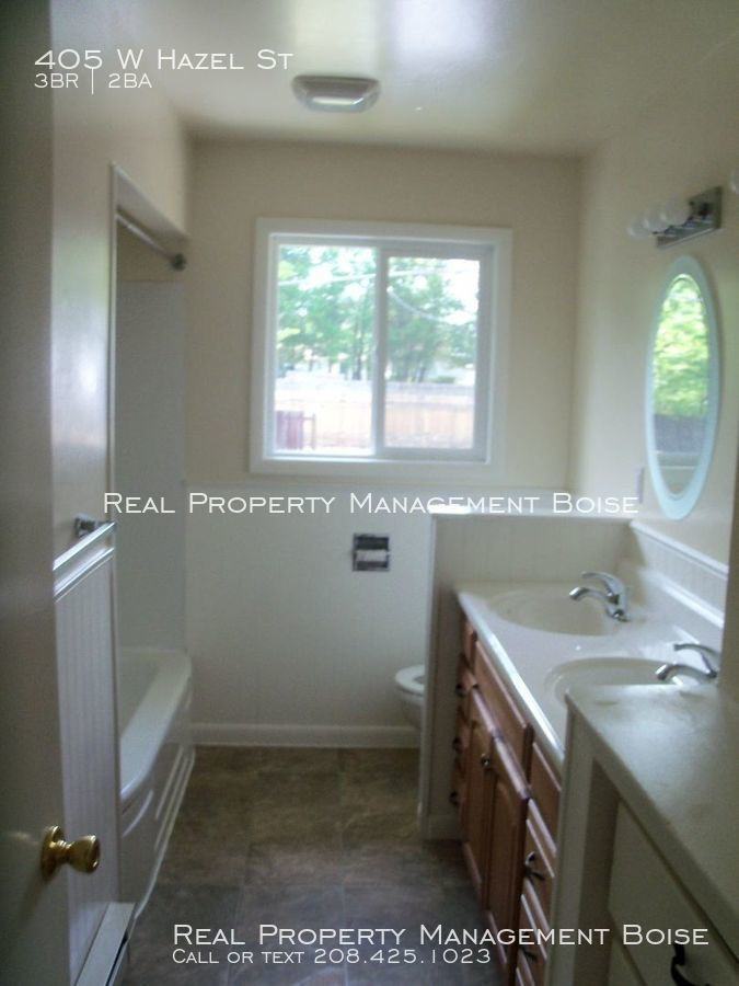 405 W Hazel St - Photo 3 of 8