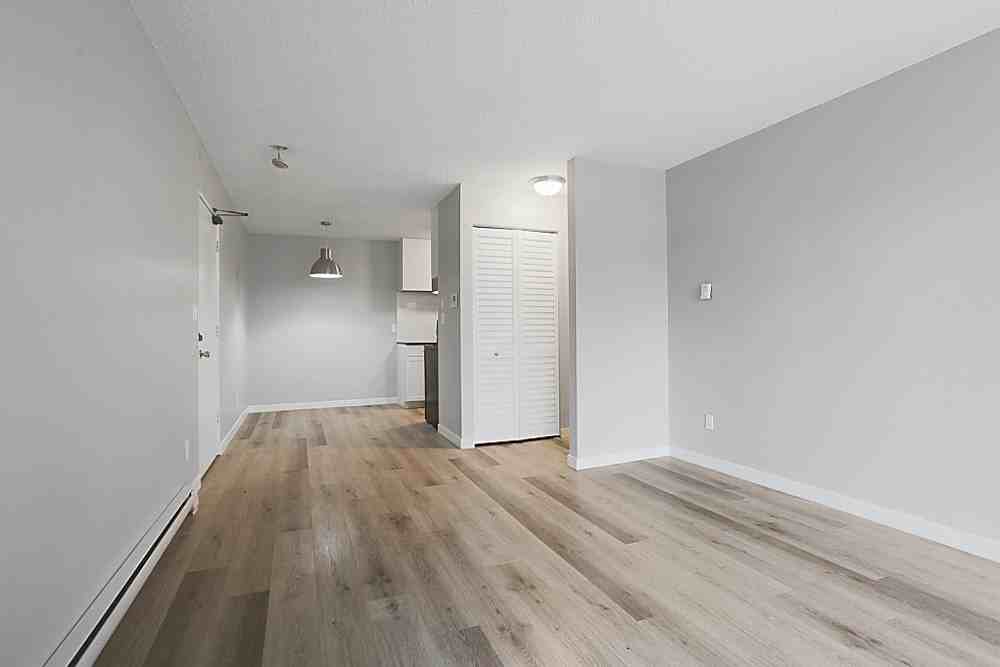 Acadia Court Apartments - Photo 4 of 18