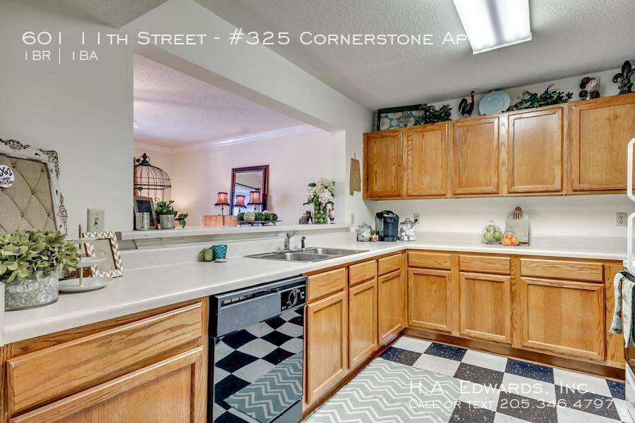 601 11th Street - Photo 7 of 12