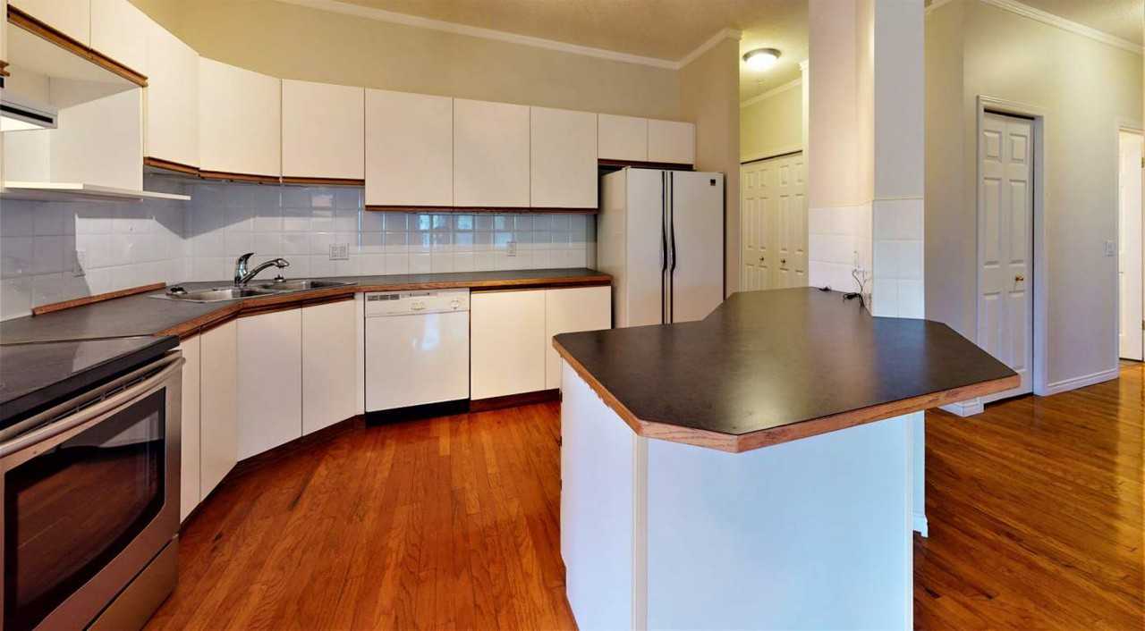 323, 5201 Dalhousie Drive NW - Photo 2 of 11