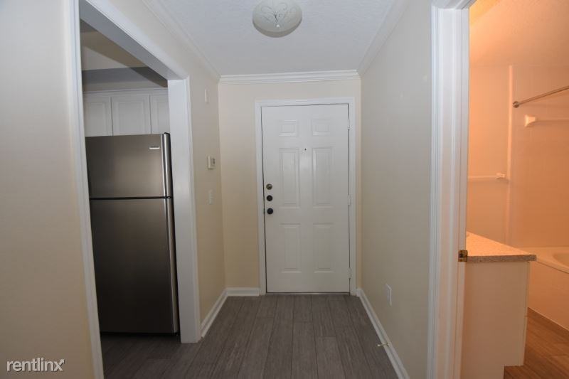 800 800 S Dakota Ave 330 - Photo 2 of 15