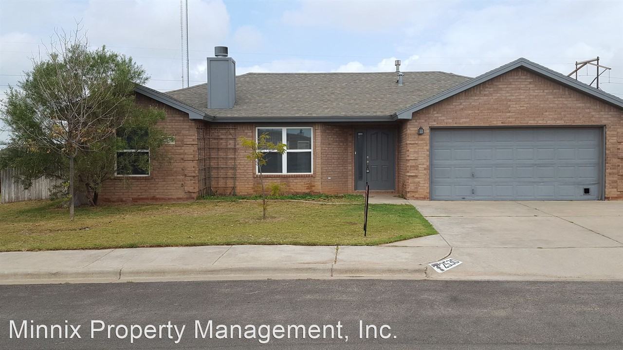 2530 107th Dr - Photo 2 of 43