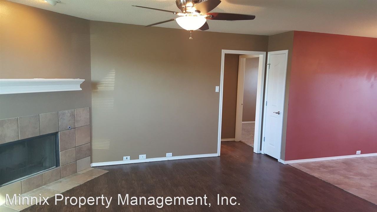 2530 107th Dr - Photo 3 of 43