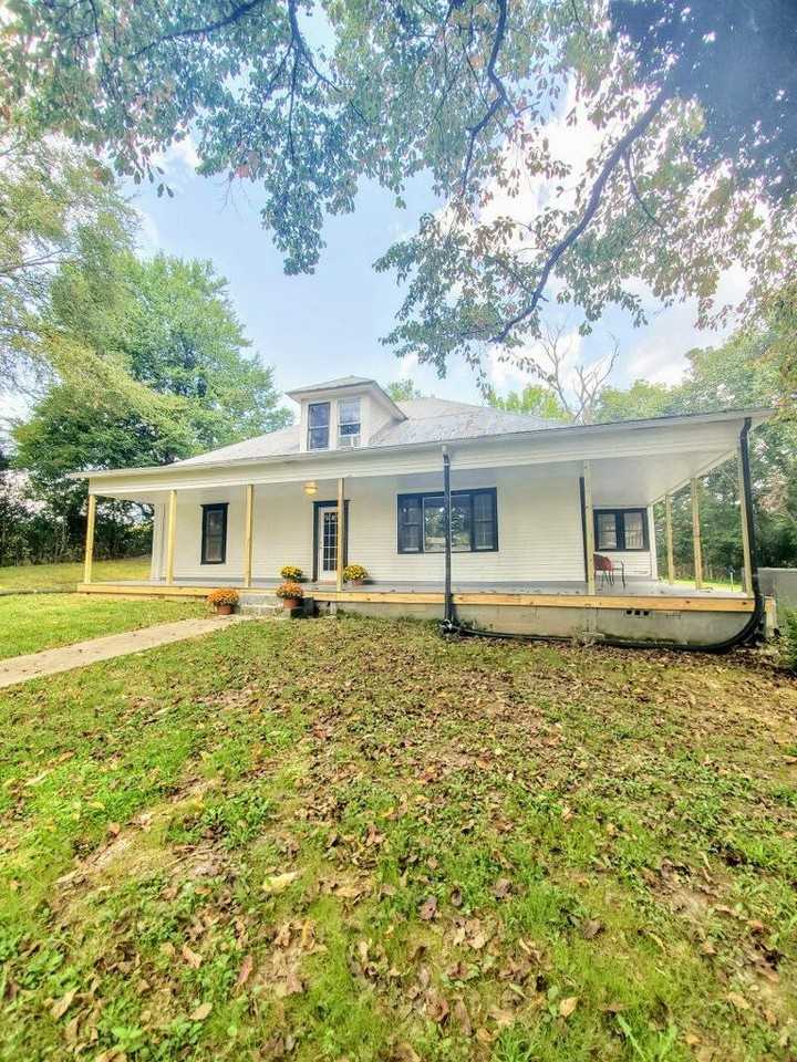 975 Steele Rd - Photo 2 of 19